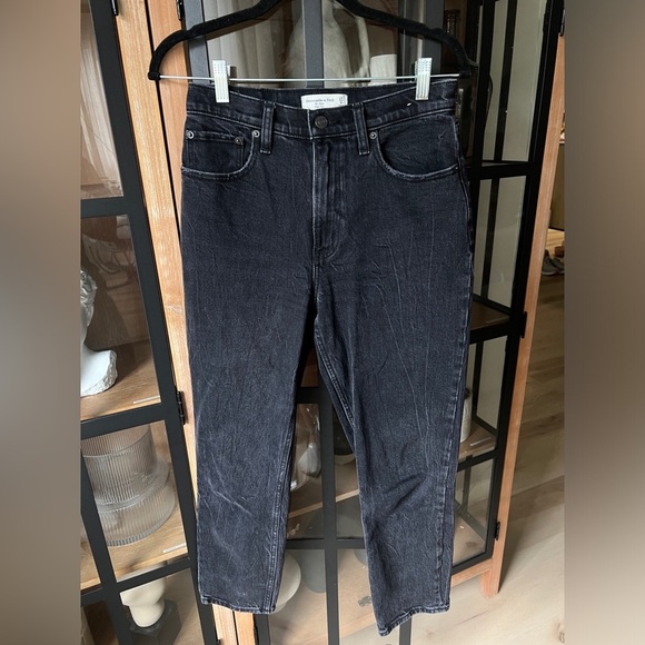 Abercrombie Mom High Rise Black Jeans - Picture 2 of 4